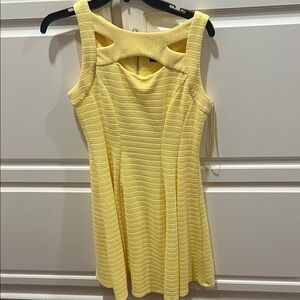 Gabby Skye Yellow Sleeveless Dress